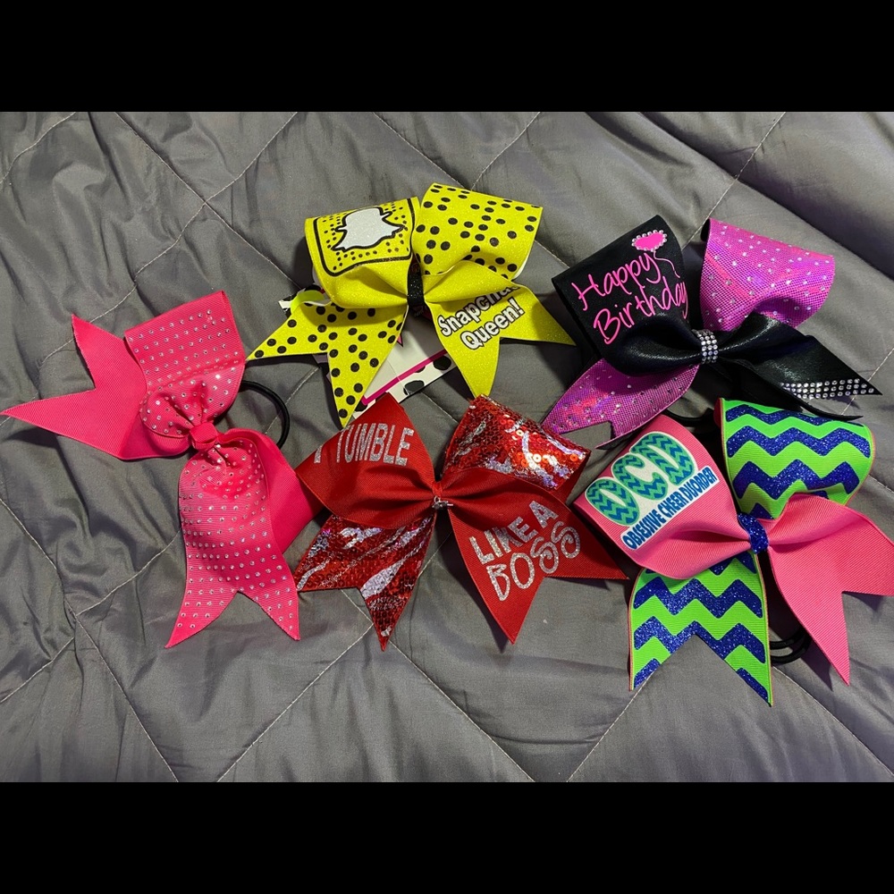 Cheer bows